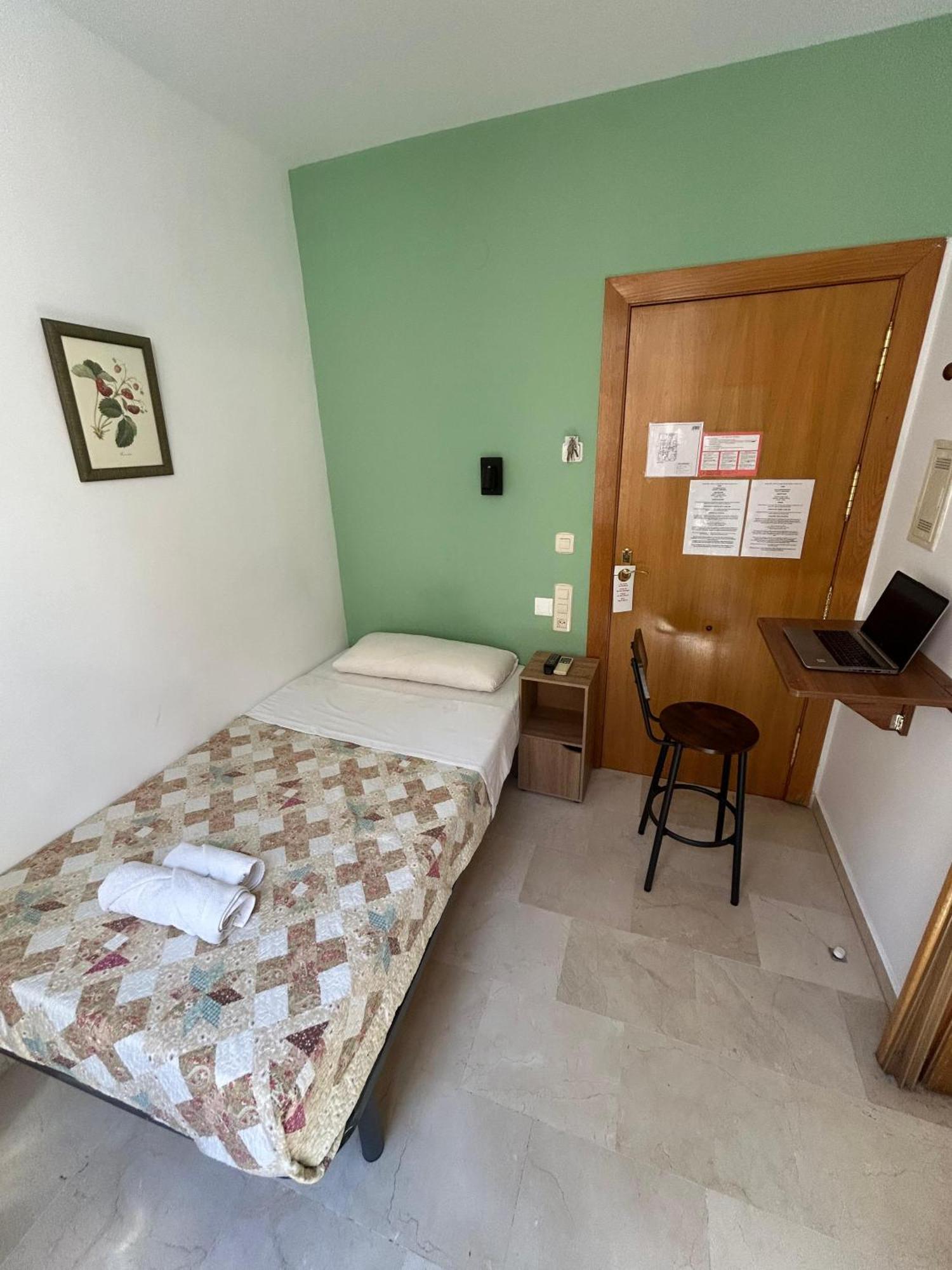 Hostal El Olivo غرناطة المظهر الخارجي الصورة