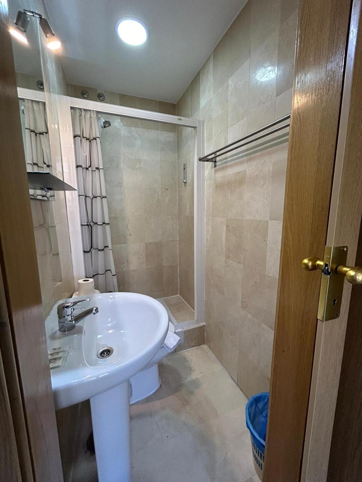 Hostal El Olivo غرناطة المظهر الخارجي الصورة